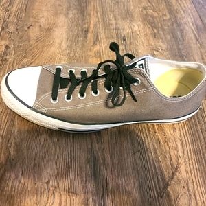 Mens size 10.5 gray converse